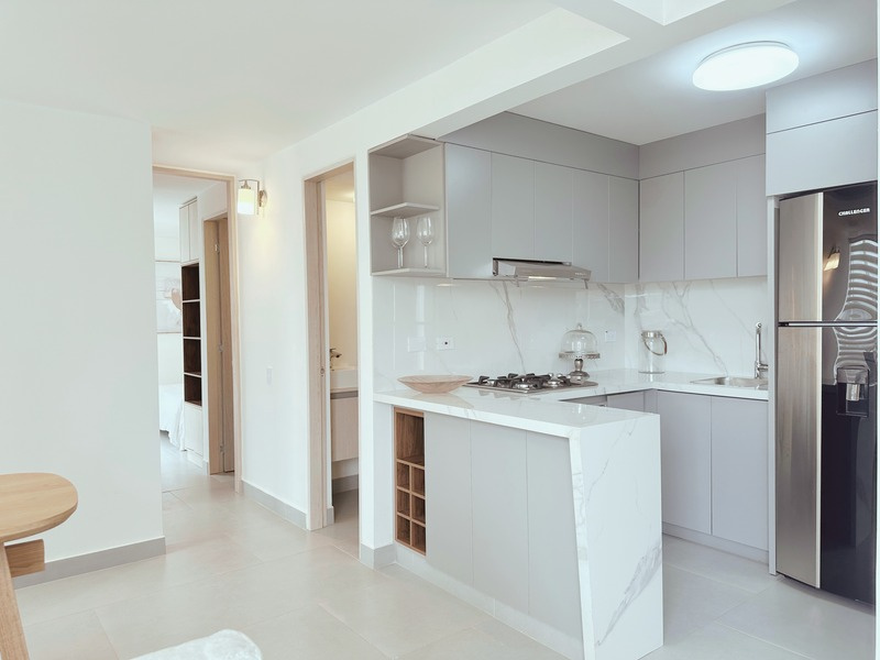 Cocina abierta del apartamento modelo